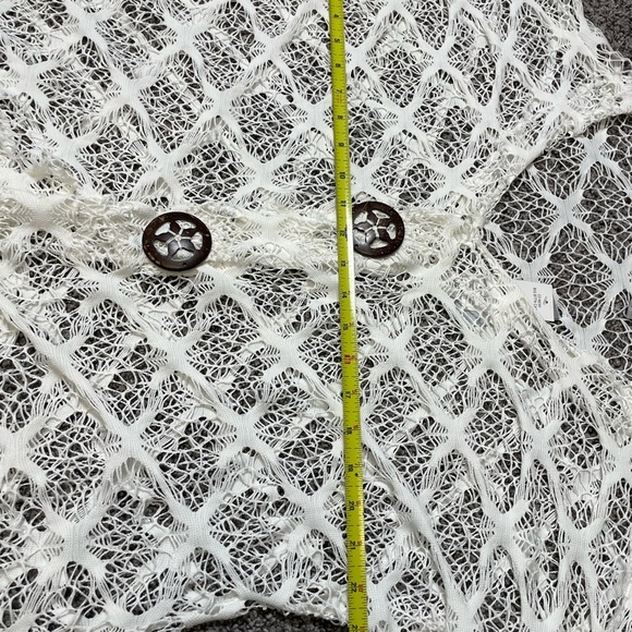 Le Moda White Crochet top lightweight NWT Size Medium - Picture 11 of 11